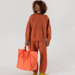Baggu | Travel Cloud Bag - Nasturtium Coral -Earl of East Store earl of east baggu bag orange1