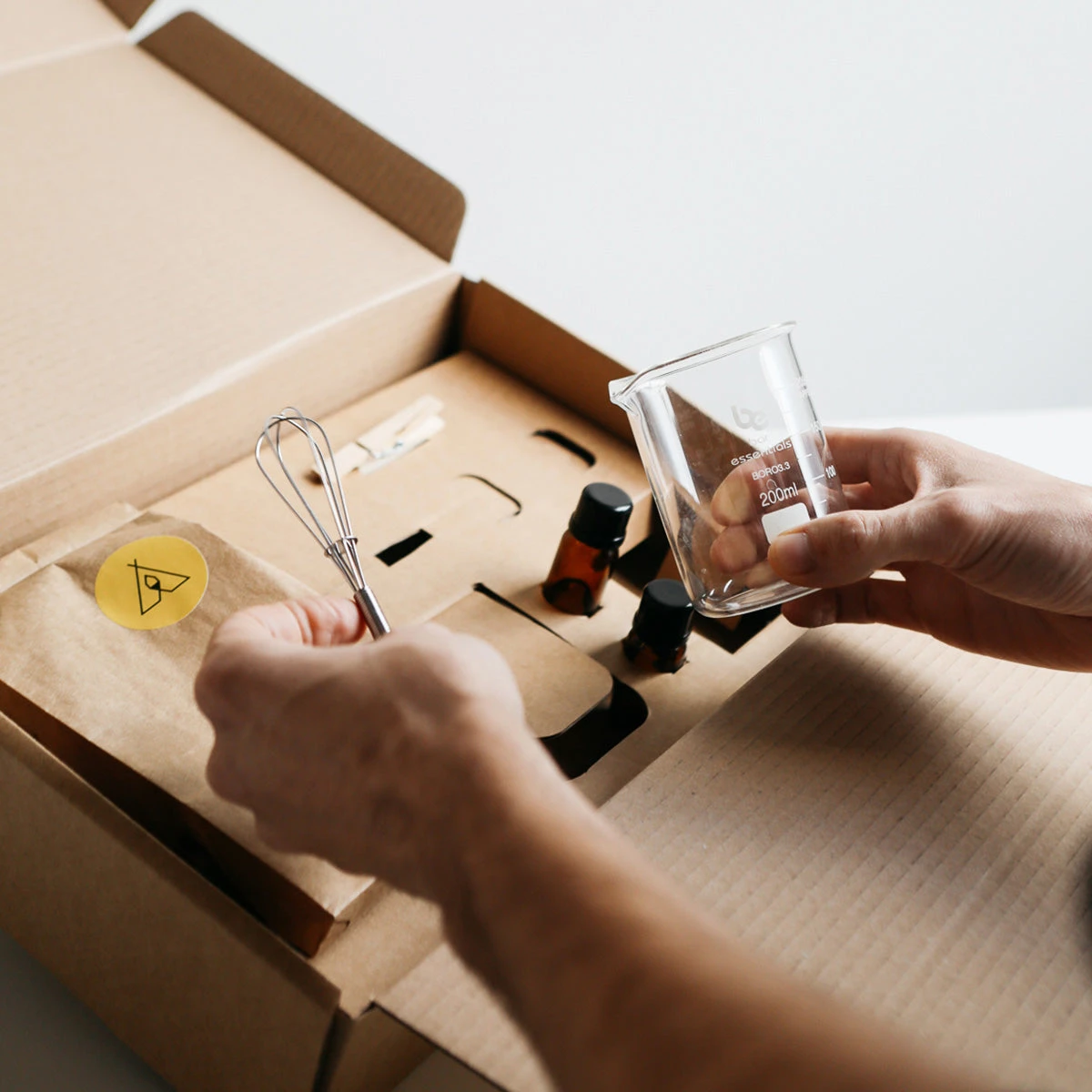 Earl Of East | Soy Wax Candle Making Kit 7 Earl Of East | Soy Wax Candle Making Kit - Image 5